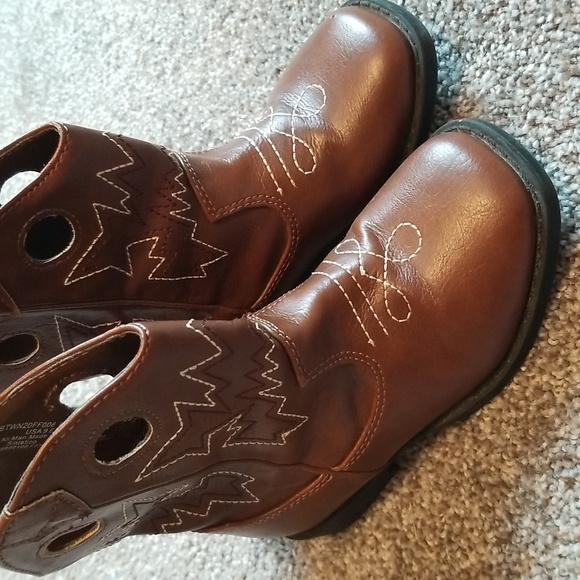 WESTERN STYLE BOOTS - Picture 1 of 9